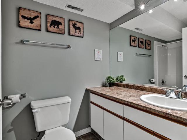 New! Cozy Rocky Mountain Chalet Managed By Little Sister Getaways Canmore Exterior photo