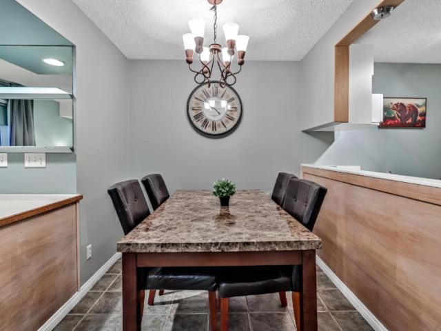 New! Cozy Rocky Mountain Chalet Managed By Little Sister Getaways Canmore Exterior photo